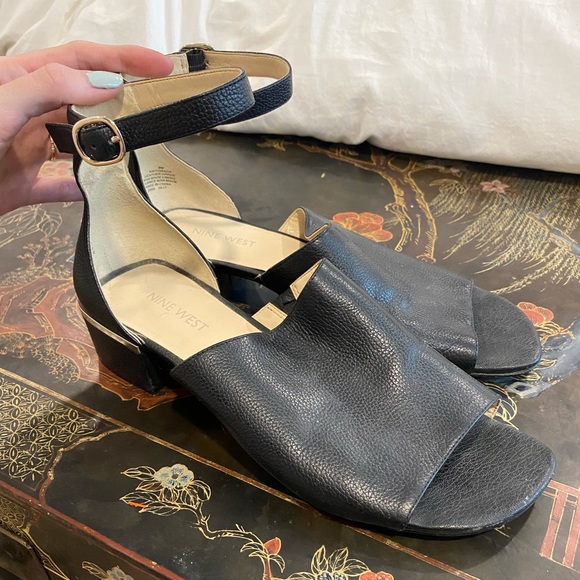 Nine West Open Toe Ankle Strap Chunky Heeled Sandals - Picture 1 of 8